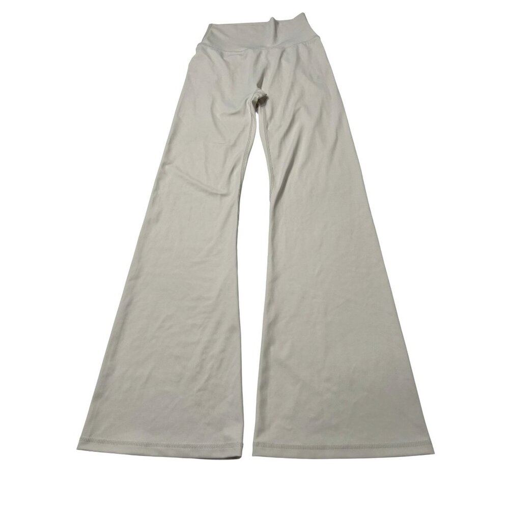 Sisterly Tribe Softsculpt Flared Leggings in Marshmallow